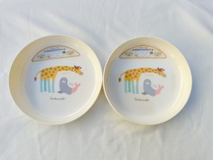 Khay ăn tròn cho bé có đế chống trượt Nakano
