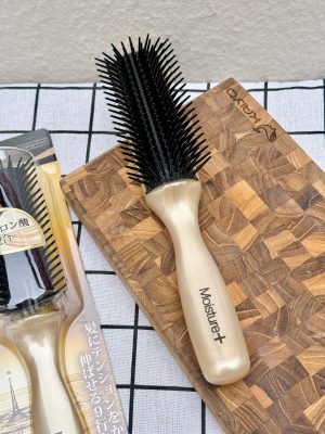 Lược chải cấp ẩm làm mượt và phục hồi tóc hư tổn
Moisture VeSS (size vừa)